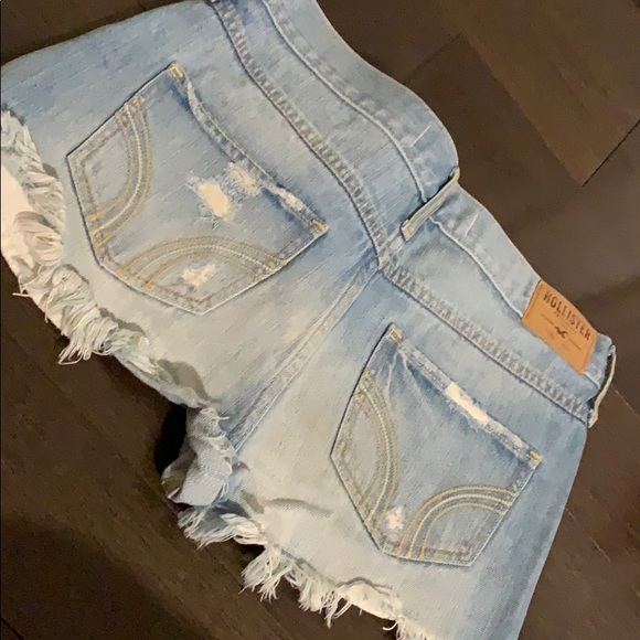 Denim shorts - Picture 3 of 3